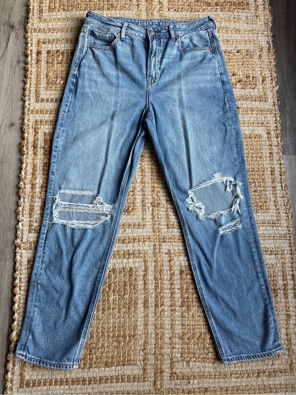 American Eagle Outfitters Light Blue Ripped Boyfriend Jeans